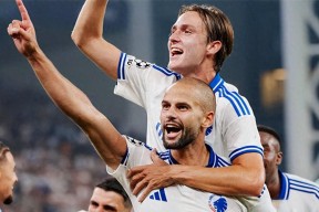 爱游戏官方网站 - 勒沃库森内部会议纪要流出：关键时刻手感冰凉，欧冠使命明确，资深球员宣示担当