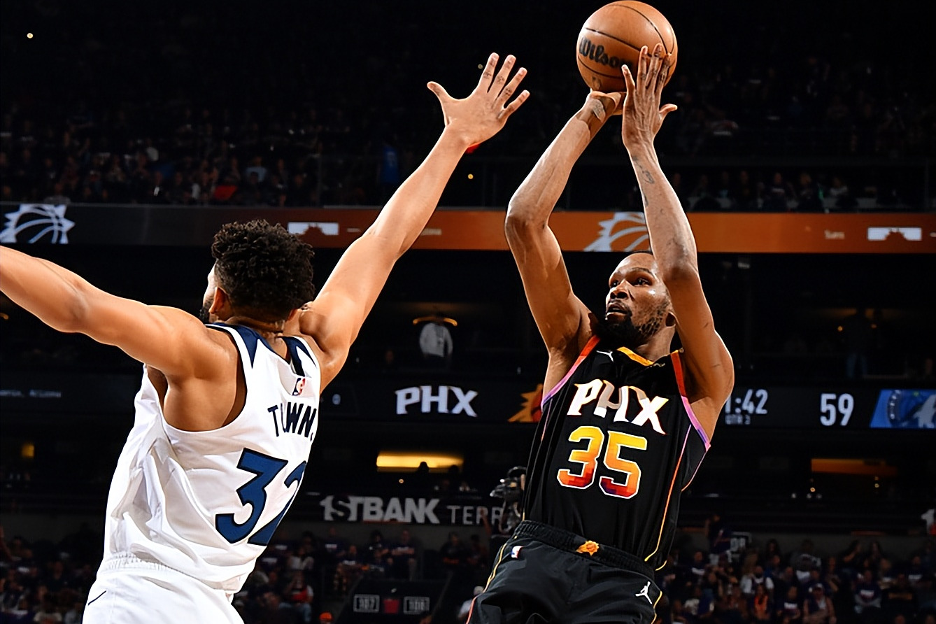 NBA季后赛今夜走向成谜，新奥尔良鹈鹕止住颓势，气氛紧张，赛程密集仍需轮换的简单介绍