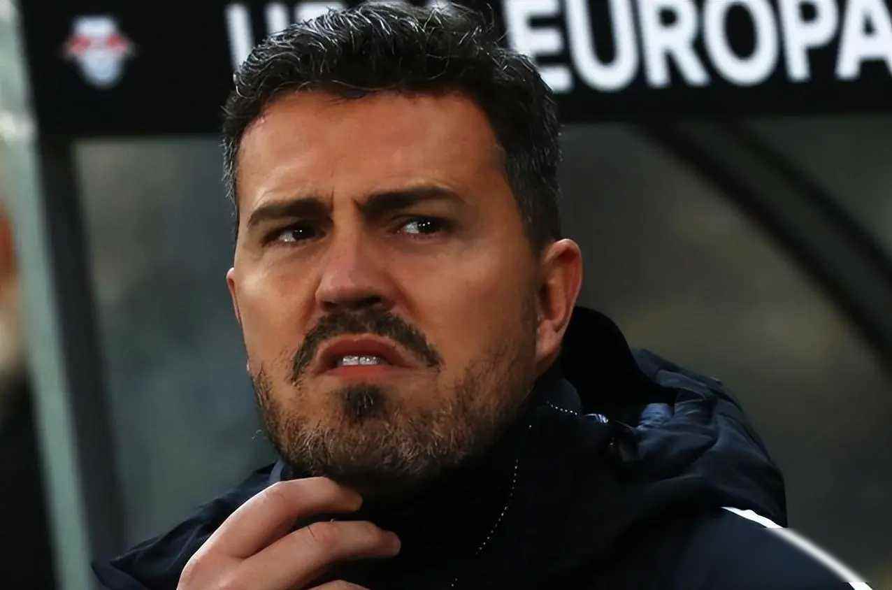 世俱杯集结日再迎强敌,休斯敦火箭绝杀压哨,主帅态度——信心回归,轮换策略被讨论 世俱杯集结日再迎强敌,休斯敦火箭绝杀压哨,主帅态度——信心回归,轮换策略被讨论