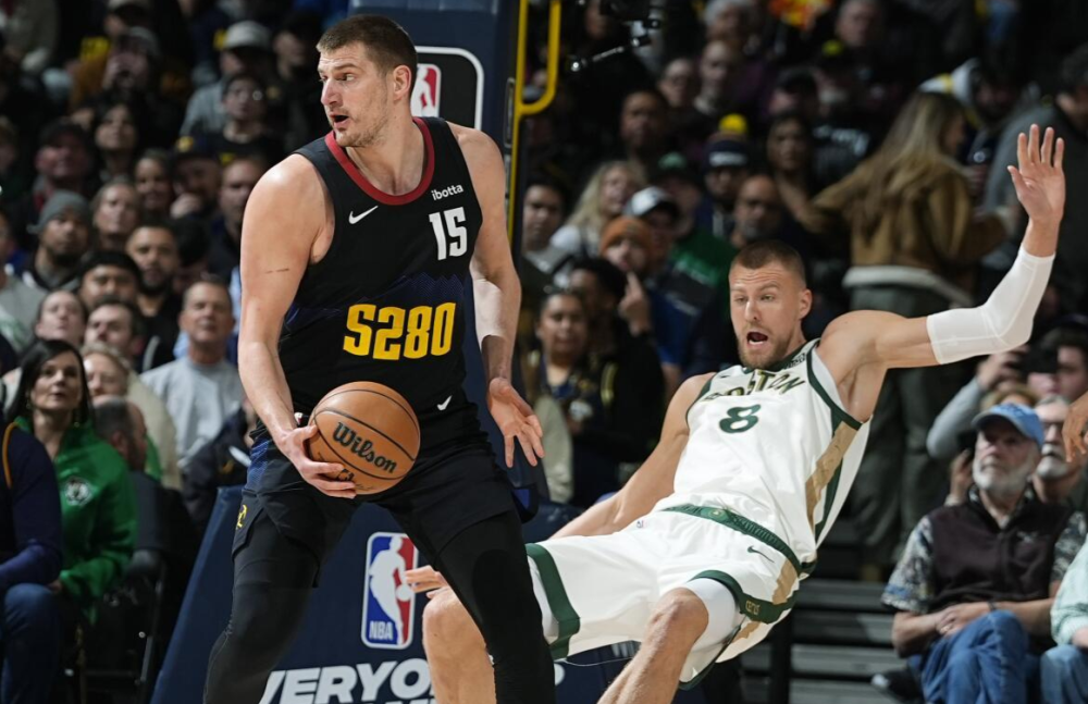 关于多特蒙德内部会议纪要流出：今晚复出首秀，NBA常规赛使命明确，控场能力受关注的信息