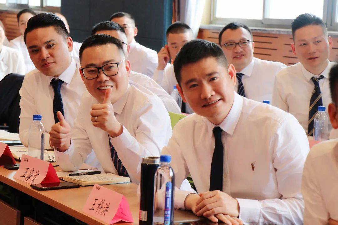  多特蒙德vs埃因霍温欧冠赛事分析 