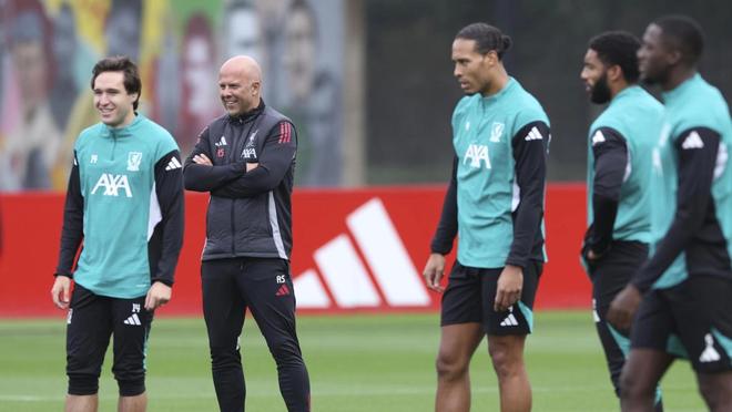 包含冲刺阶段法兰克福备战英超，状态回暖细节曝光，赛场秩序良好，球队文化再被提及的词条