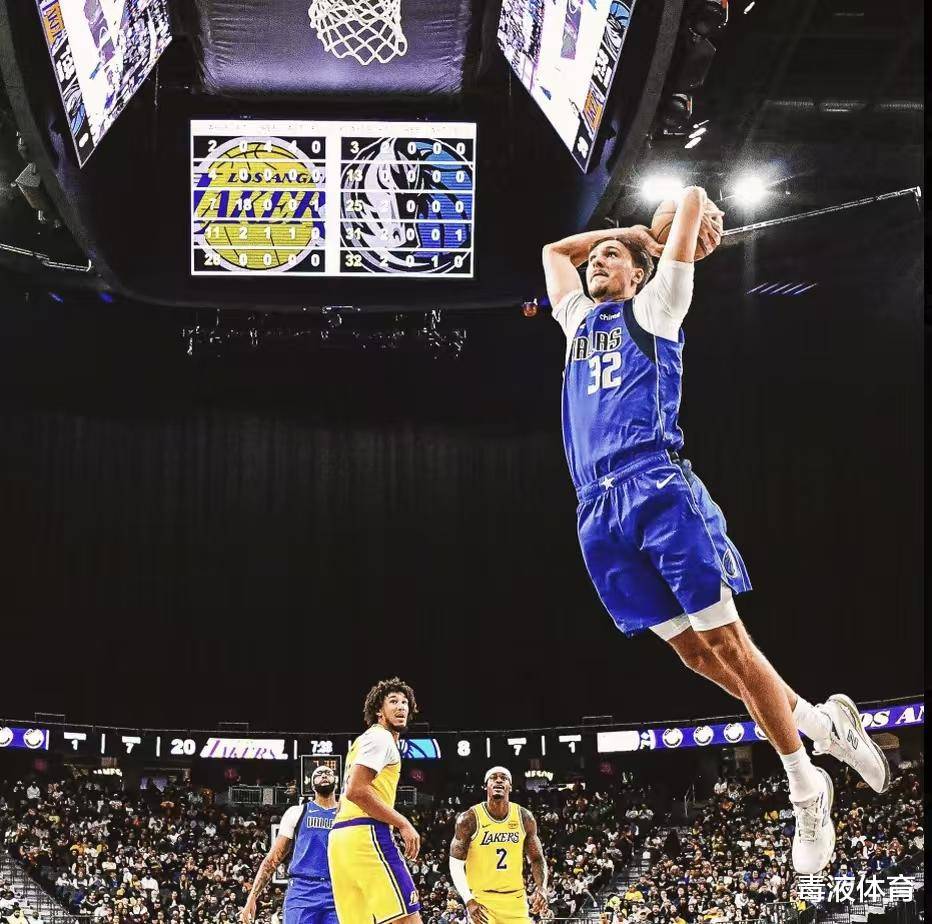 包含赛地聚焦——CBA季后赛赛后热度飙升；达拉斯独行侠内部沟通；话题不断；赛程密集仍需轮换的词条